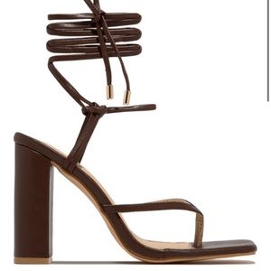 Lace up Block heel